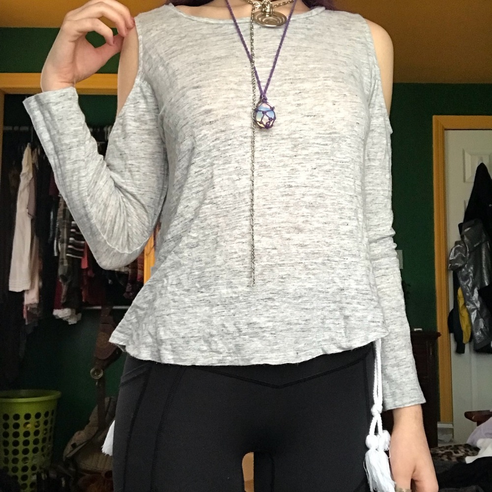 Long sleeve shoulder cutout tee